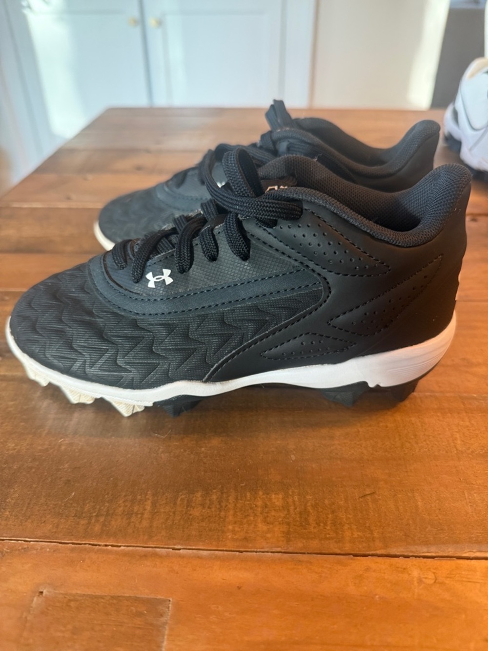 Under Armour Kids Black and White Baseball Cleats